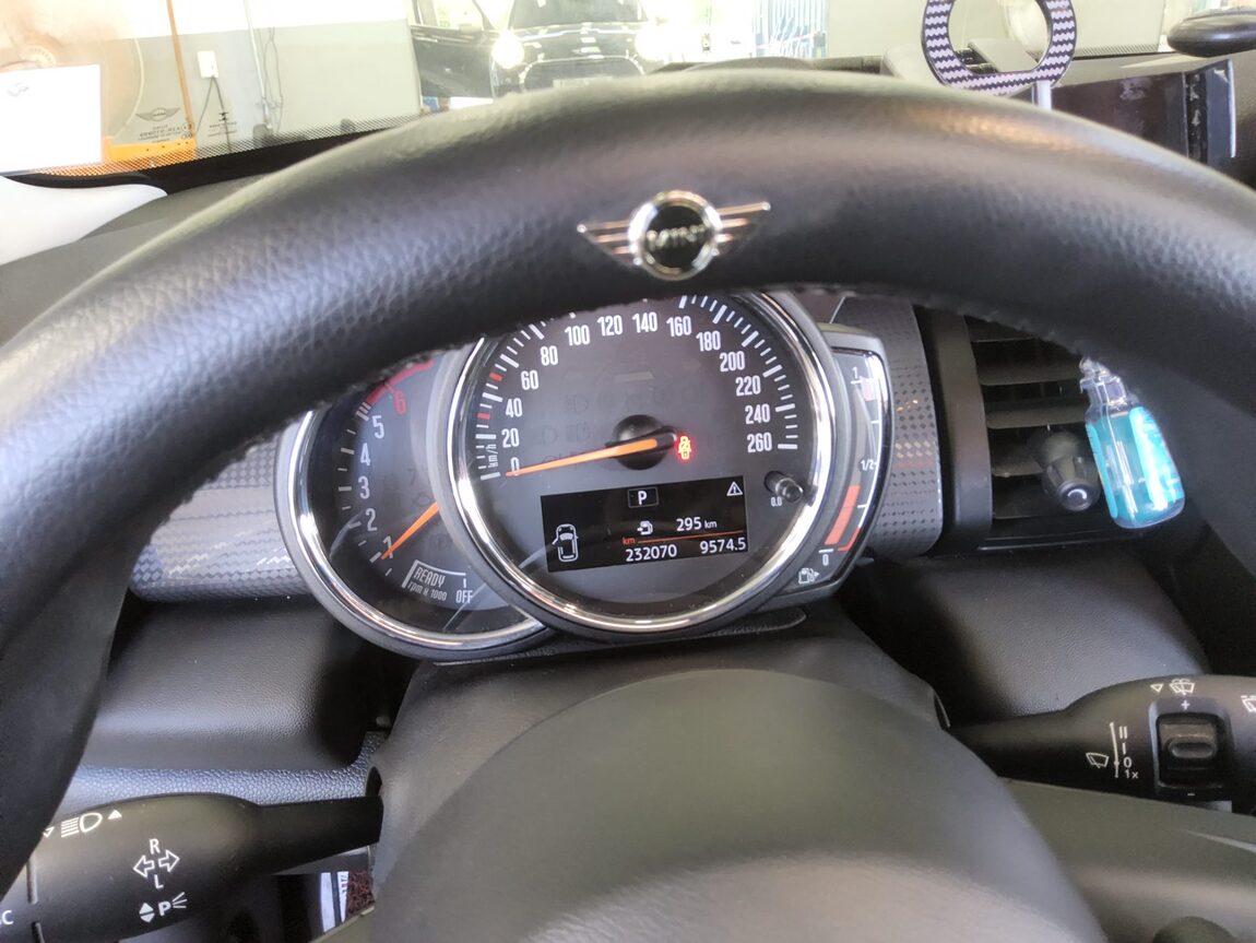 MINI COOPER (3RD GEN) 5-DOOR 1.5 D 2018 - zdjęcie 9
