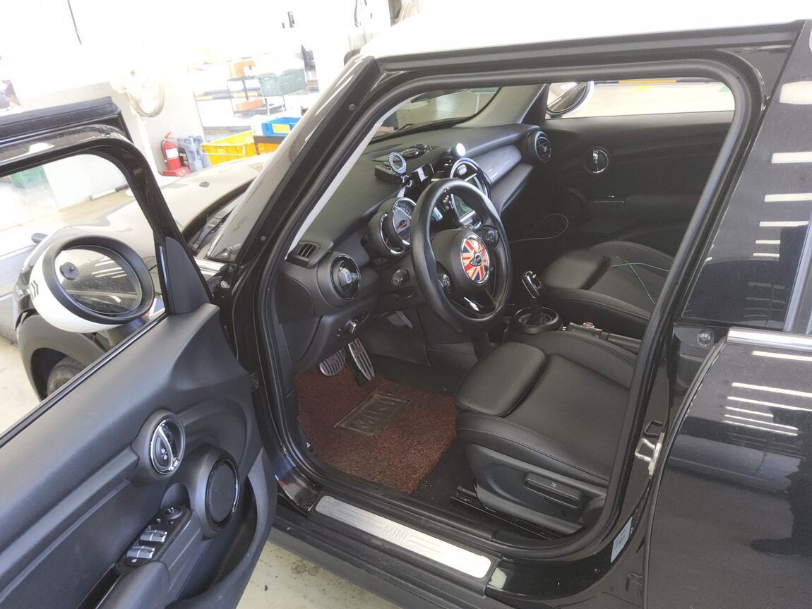 MINI COOPER (3RD GEN) 5-DOOR 1.5 D 2018 - zdjęcie 10