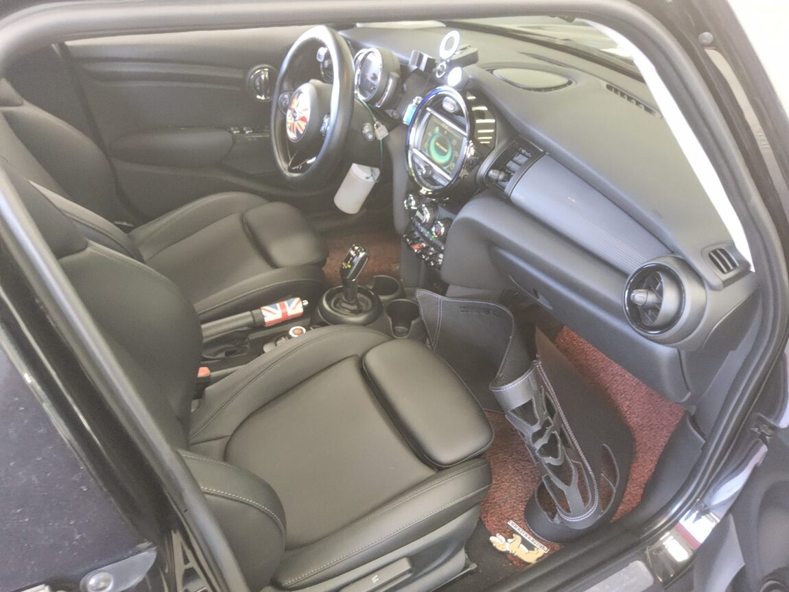 MINI COOPER (3RD GEN) 5-DOOR 1.5 D 2018 - zdjęcie 14