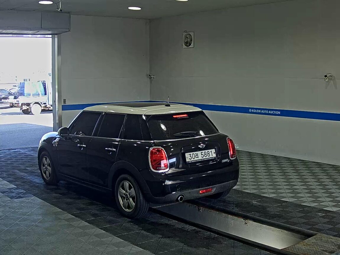 MINI COOPER (3RD GEN) 5-DOOR 1.5 D 2018 - zdjęcie 6