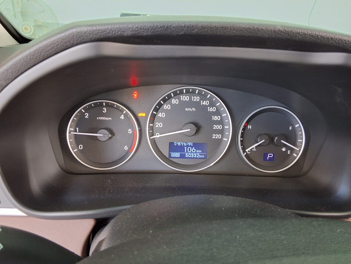HYUNDAI THE NEW GRAND STAREX 9-SEATER DIESEL 4WD EXCLUSIVE 2020 - zdjęcie 9