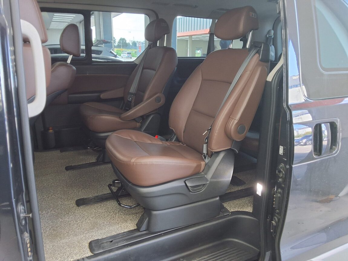 HYUNDAI THE NEW GRAND STAREX 9-SEATER DIESEL 4WD EXCLUSIVE 2020 - zdjęcie 12
