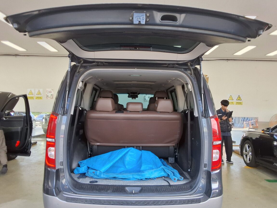 HYUNDAI THE NEW GRAND STAREX 9-SEATER DIESEL 4WD EXCLUSIVE 2020 - zdjęcie 15