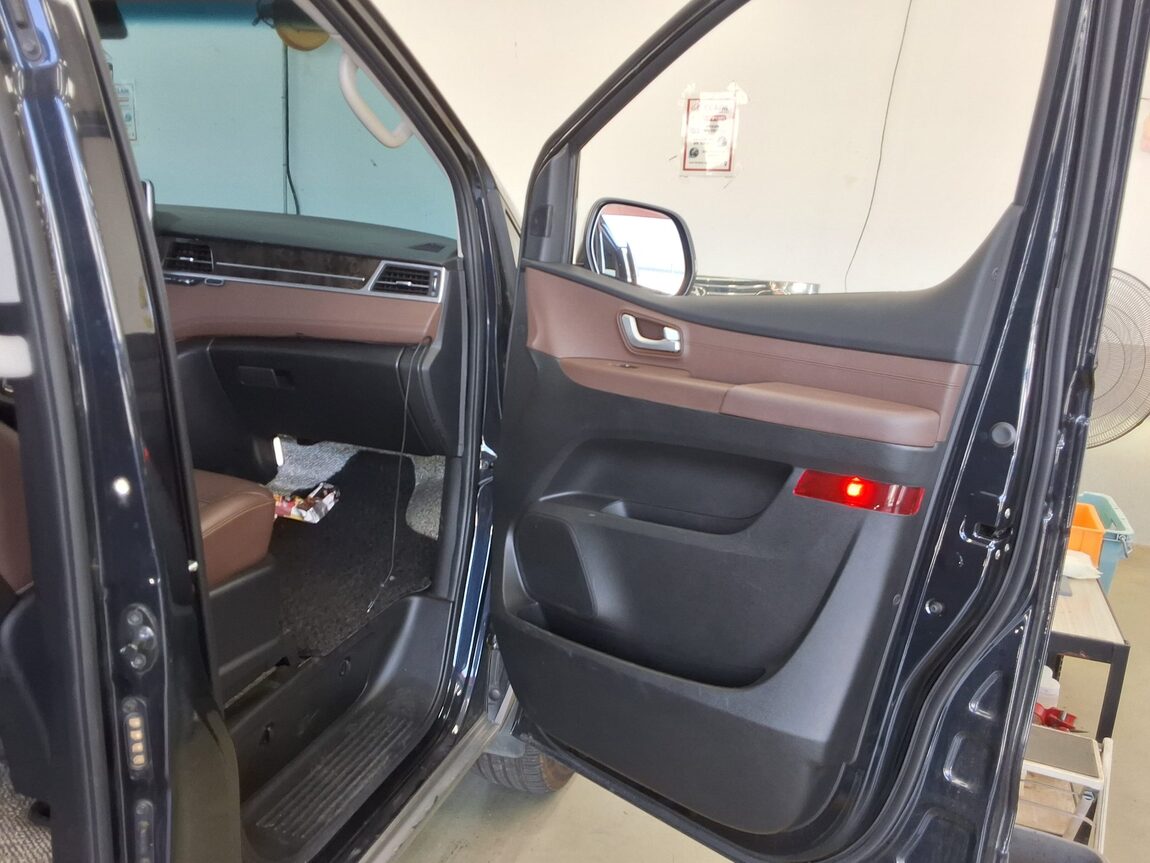 HYUNDAI THE NEW GRAND STAREX 9-SEATER DIESEL 4WD EXCLUSIVE 2020 - zdjęcie 14
