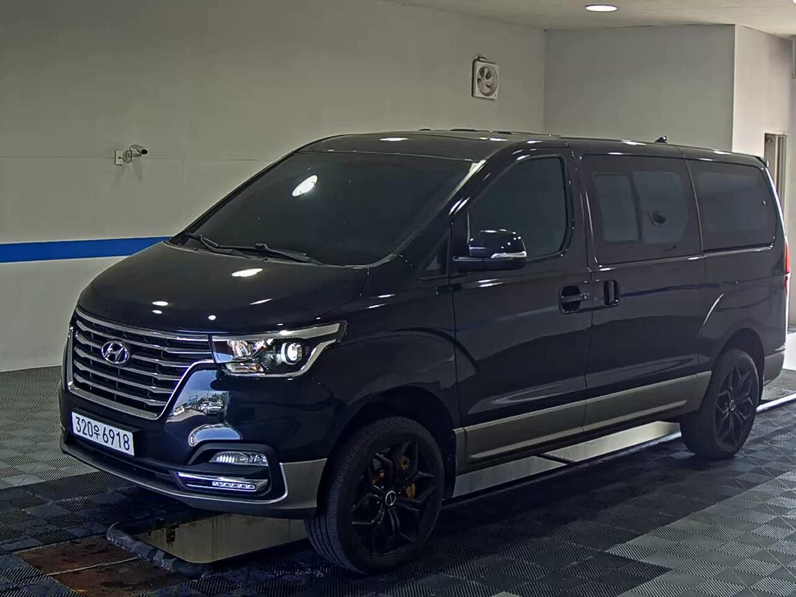 HYUNDAI THE NEW GRAND STAREX 9-SEATER DIESEL 4WD EXCLUSIVE 2020 - zdjęcie 2