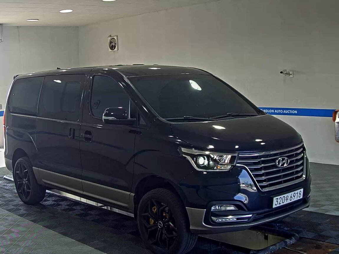 HYUNDAI THE NEW GRAND STAREX 9-SEATER DIESEL 4WD EXCLUSIVE 2020 - zdjęcie 3