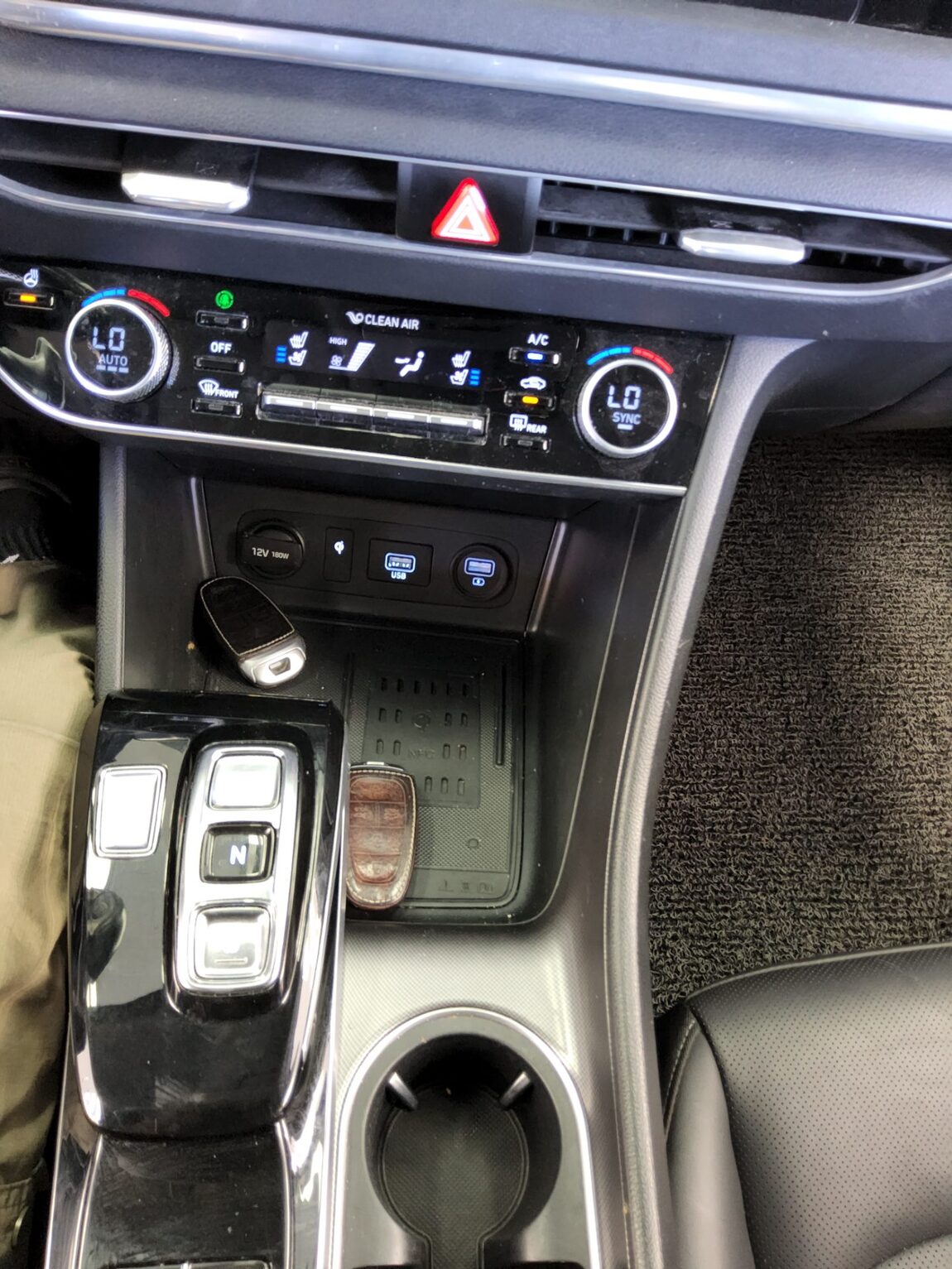 HYUNDAI SONATA (DN8) 1.6 TURBO PREMIUM 2020 - zdjęcie 19
