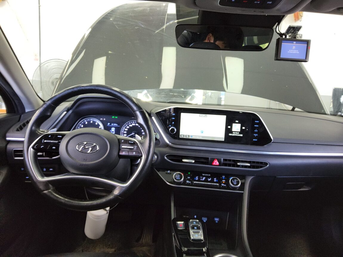 HYUNDAI SONATA (DN8) 1.6 TURBO PREMIUM 2020 - zdjęcie 11
