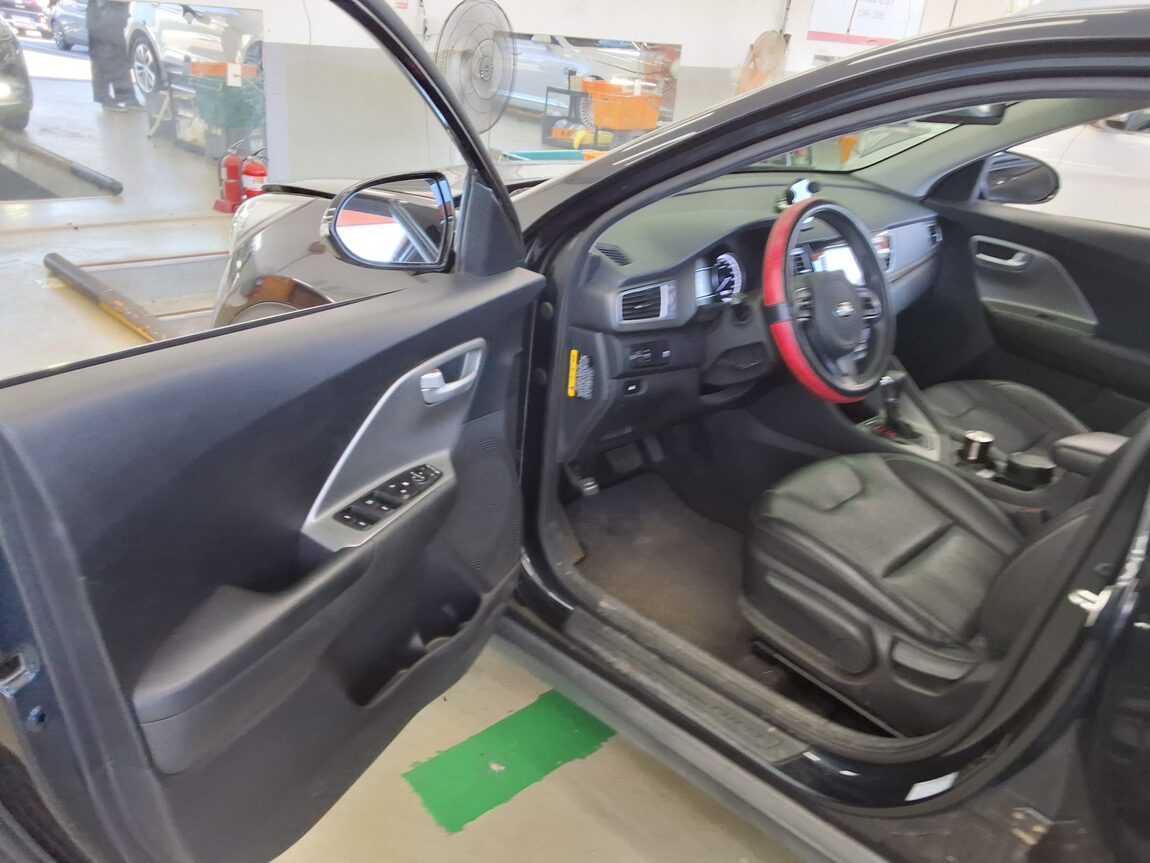 KIA NIRO 1.6 HYBRID LUXURY 2017 - zdjęcie 10