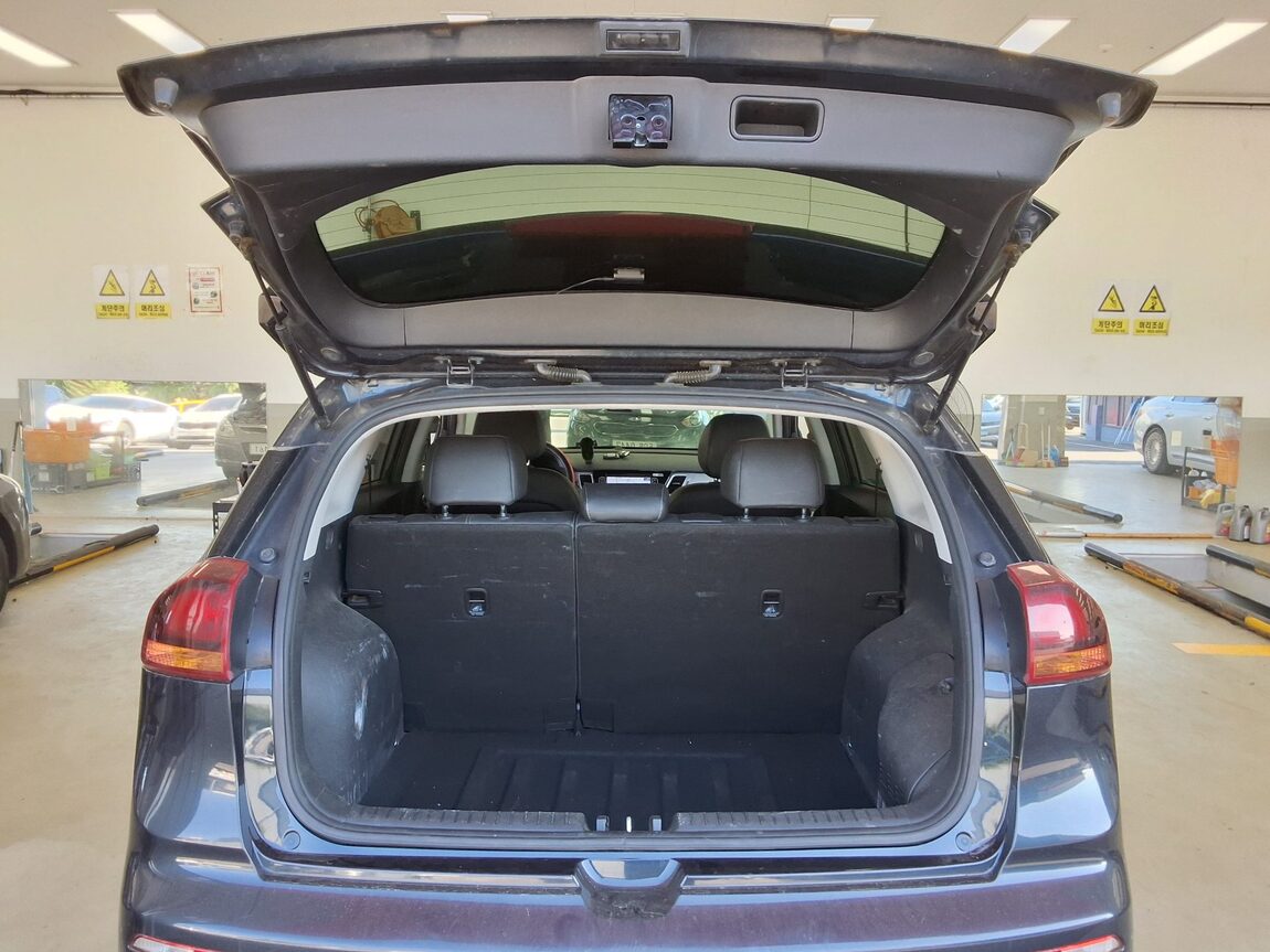 KIA NIRO 1.6 HYBRID LUXURY 2017 - zdjęcie 15