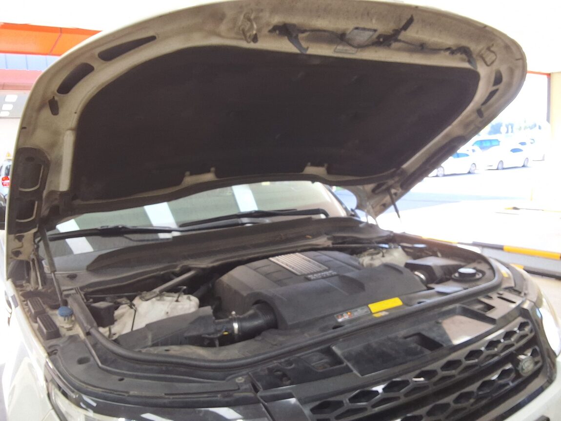 LAND ROVER RANGE ROVER SPORT (2ND GEN) 3.0 SC HSE DYNAMIC 2014 - zdjęcie 18