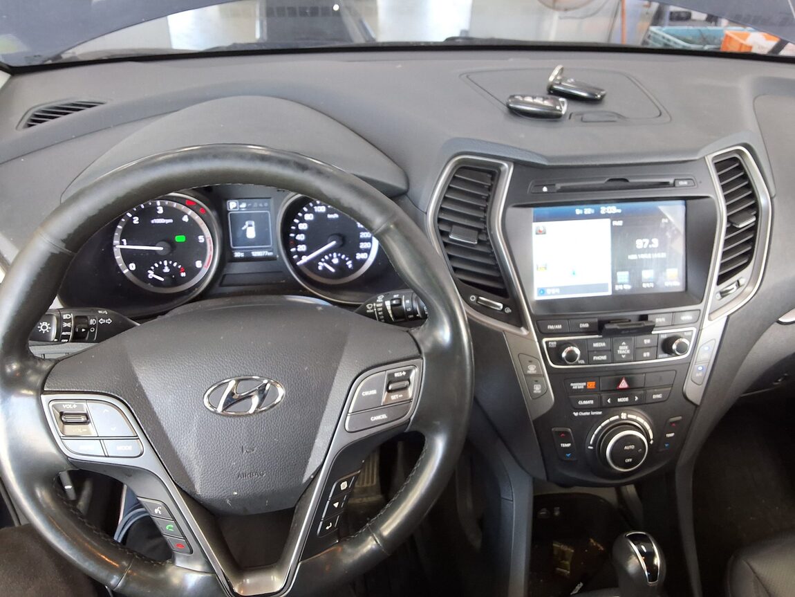 HYUNDAI SANTA FE THE PRIME DIESEL R2.0 2WD VALUE PLUS 2018 - zdjęcie 17