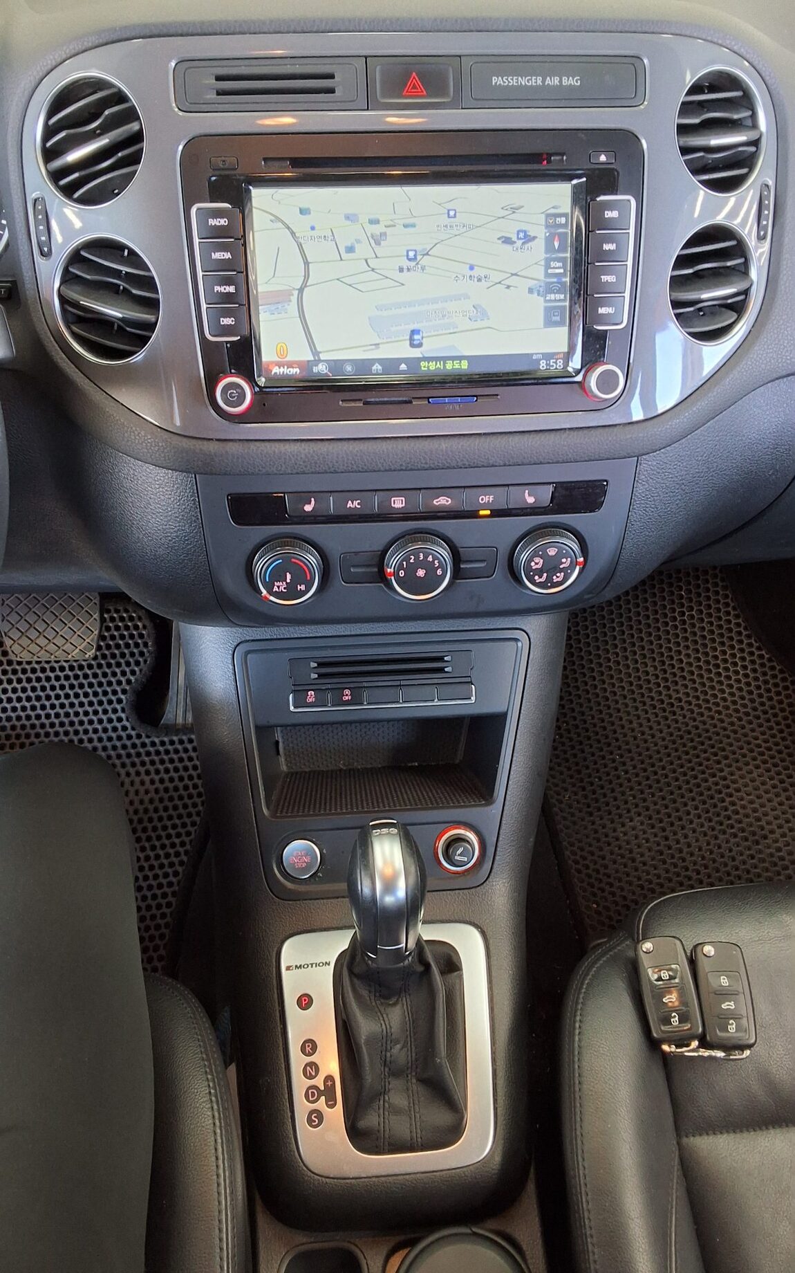 VOLKSWAGEN TIGUAN 2.0 TDI BLUEMOTION 2016 - zdjęcie 18