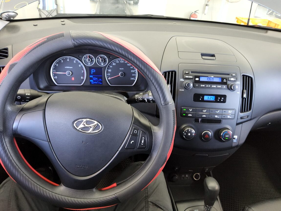 HYUNDAI i30 1.6 VVT TRENDY 2009 - zdjęcie 17
