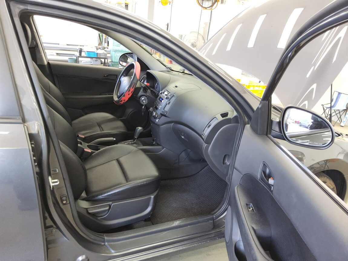 HYUNDAI i30 1.6 VVT TRENDY 2009 - zdjęcie 14