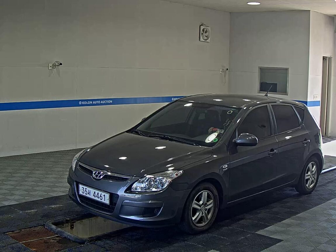 HYUNDAI i30 1.6 VVT TRENDY 2009 - zdjęcie 2
