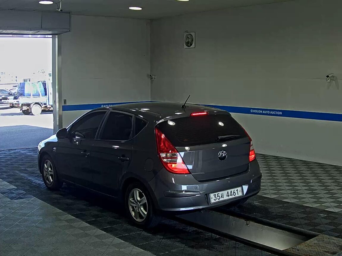 HYUNDAI i30 1.6 VVT TRENDY 2009 - zdjęcie 6