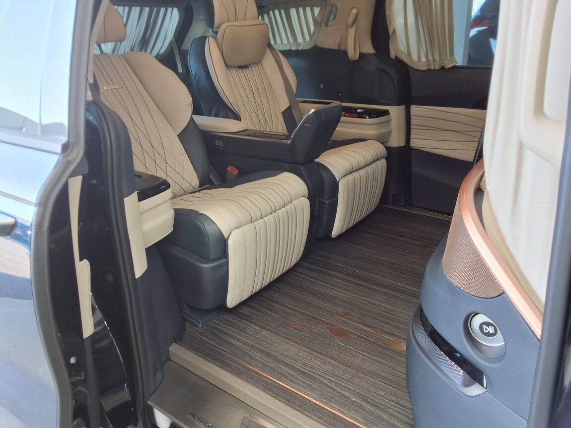 KIA NEW CARNIVAL (KA4) HI-LIMOUSINE SPECIAL BODY NOBLE KLASSE L4 2023 - zdjęcie 17