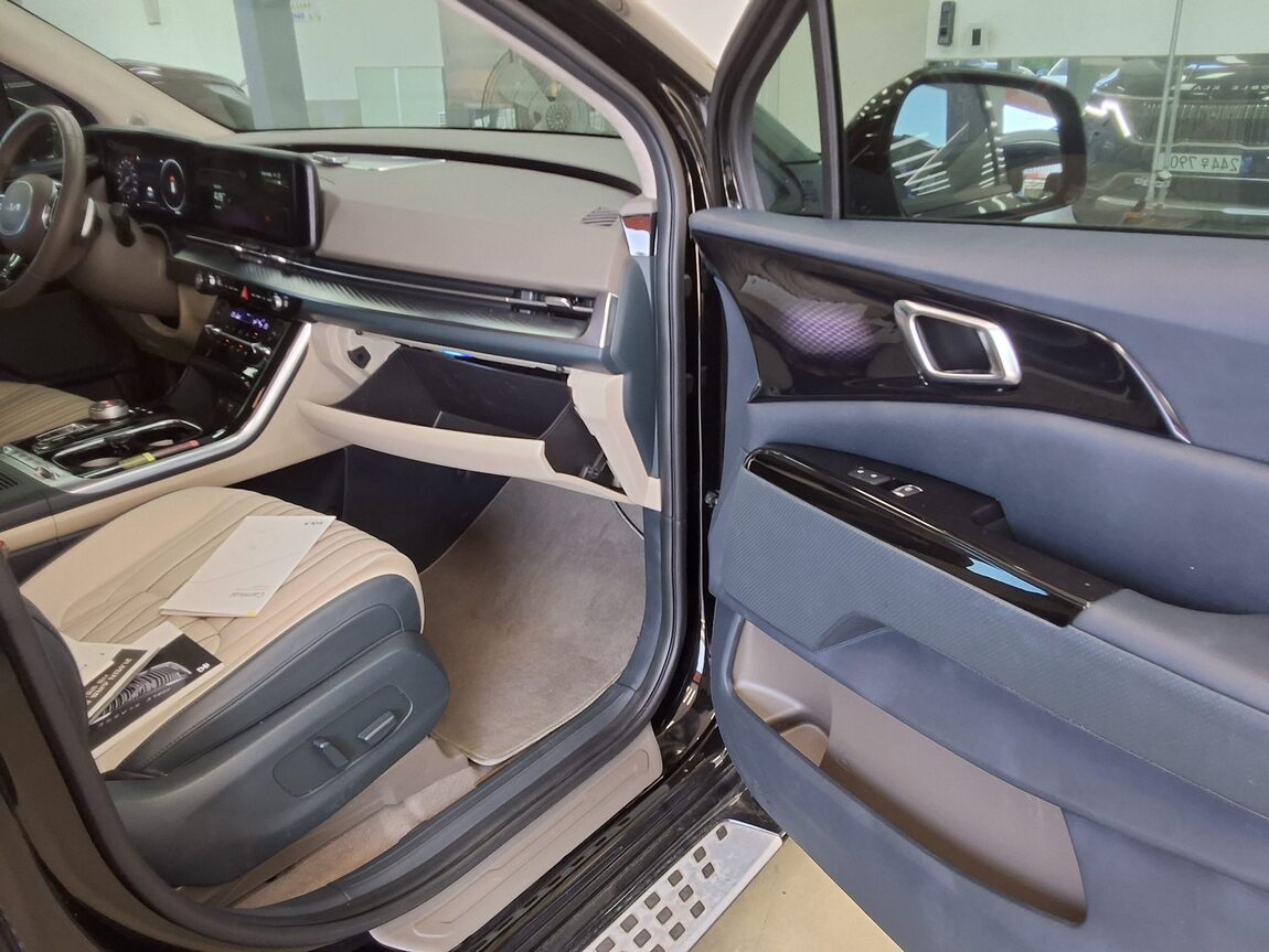 KIA NEW CARNIVAL (KA4) HI-LIMOUSINE SPECIAL BODY NOBLE KLASSE L4 2023 - zdjęcie 19