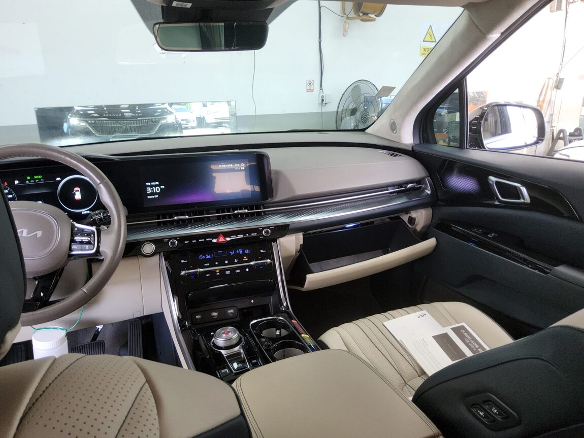 KIA NEW CARNIVAL (KA4) HI-LIMOUSINE SPECIAL BODY NOBLE KLASSE L4 2023 - zdjęcie 14