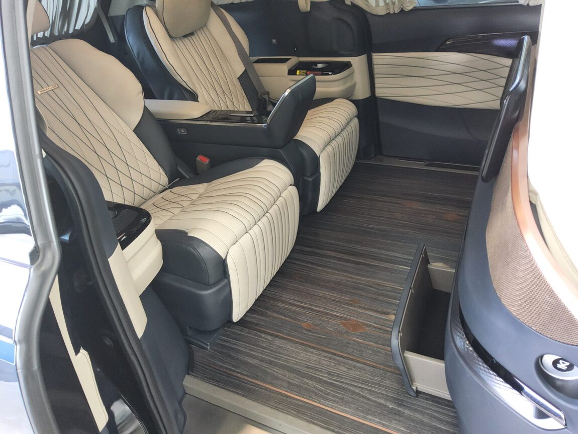KIA NEW CARNIVAL (KA4) HI-LIMOUSINE SPECIAL BODY NOBLE KLASSE L4 2023 - zdjęcie 18