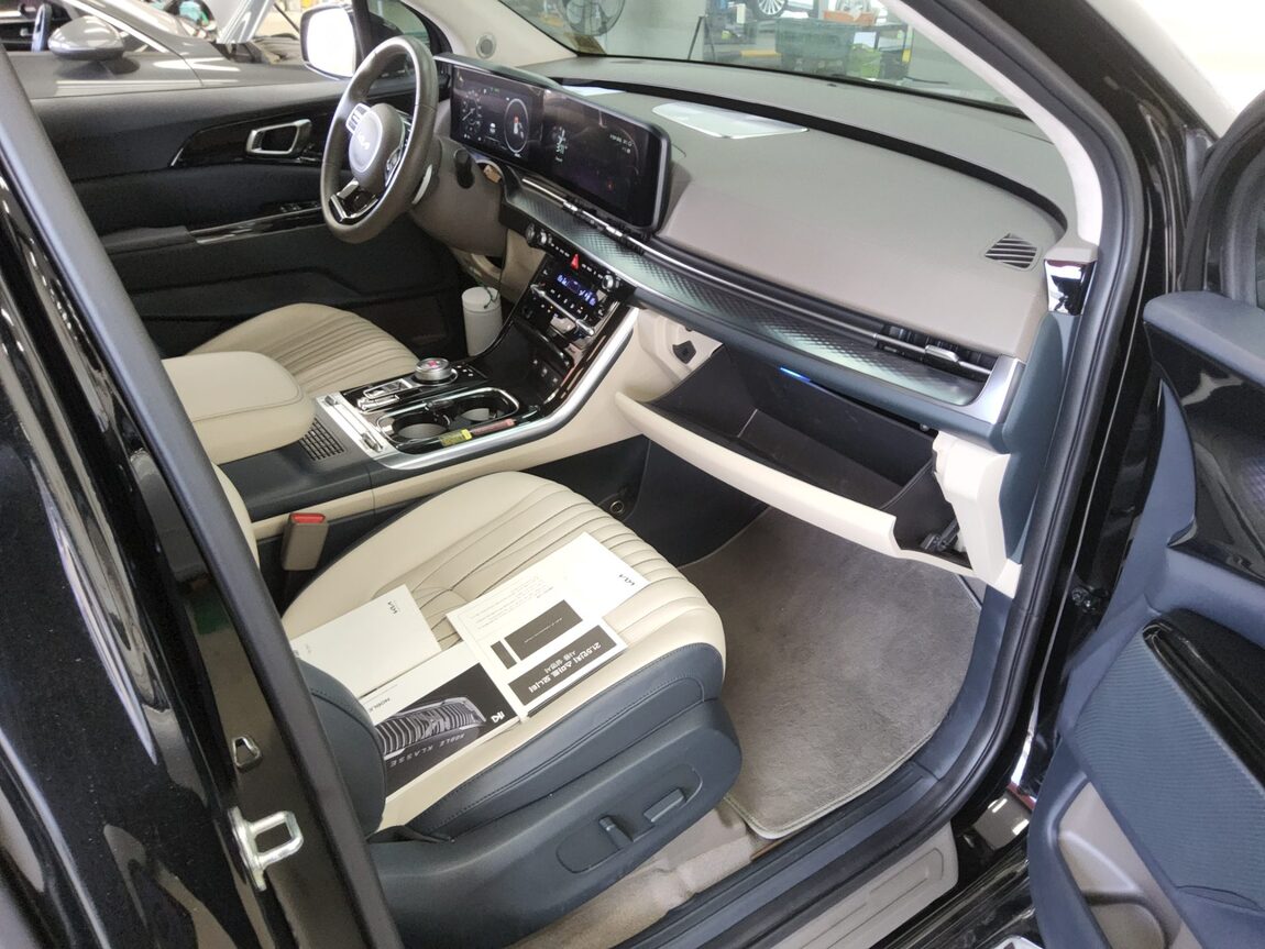 KIA NEW CARNIVAL (KA4) HI-LIMOUSINE SPECIAL BODY NOBLE KLASSE L4 2023 - zdjęcie 20
