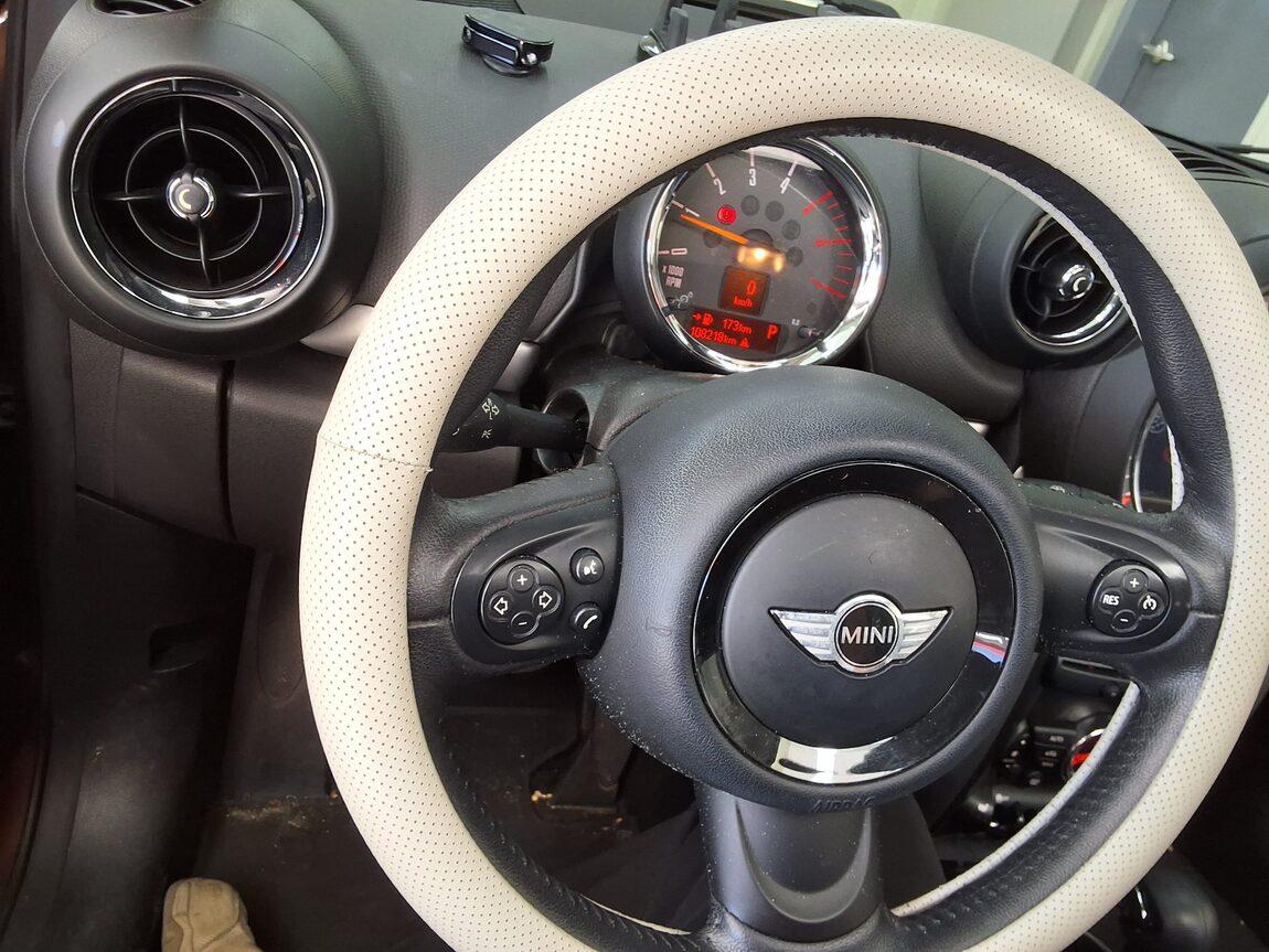 MINI COUNTRYMAN 2.0 D ALL4 2015 - zdjęcie 23