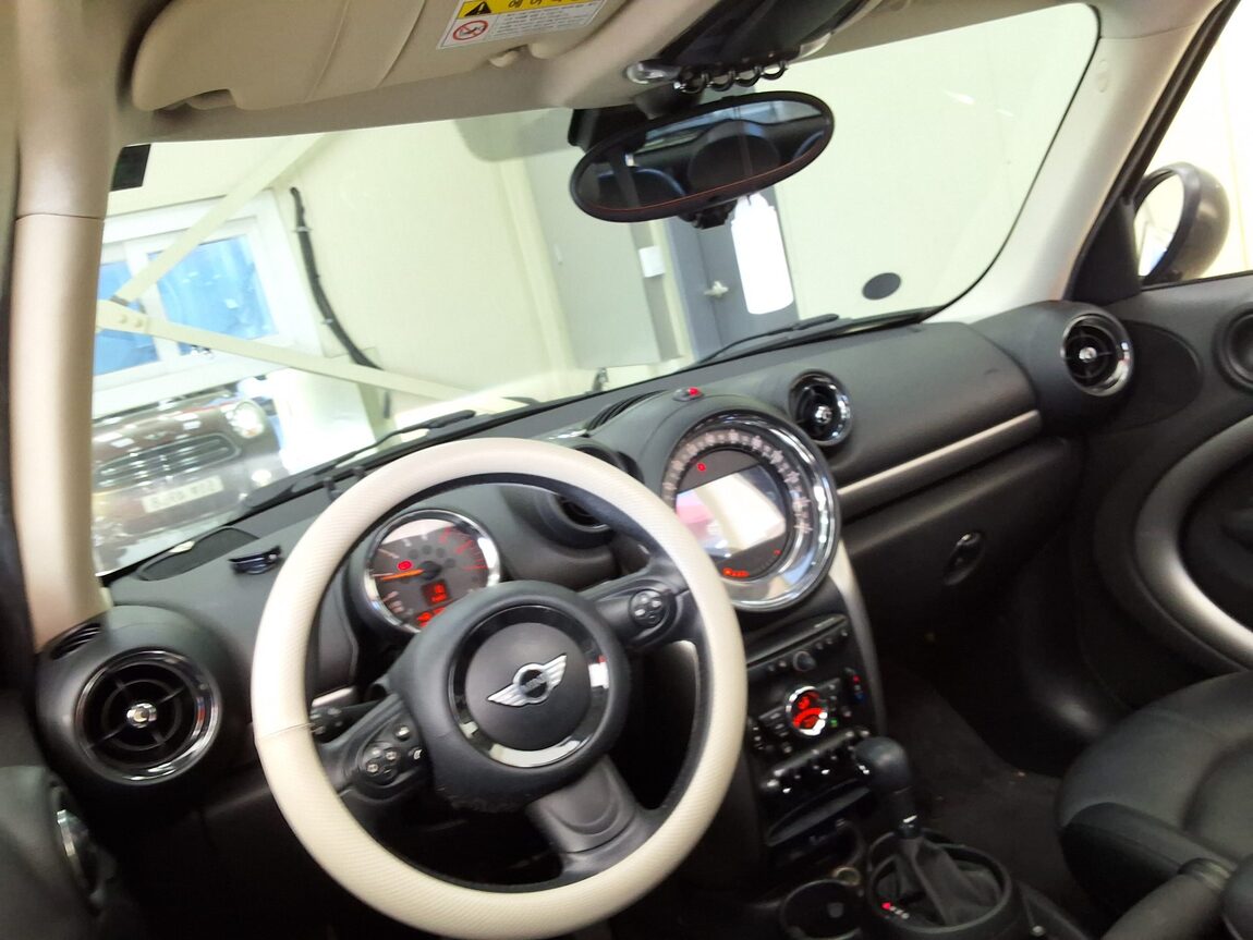 MINI COUNTRYMAN 2.0 D ALL4 2015 - zdjęcie 12