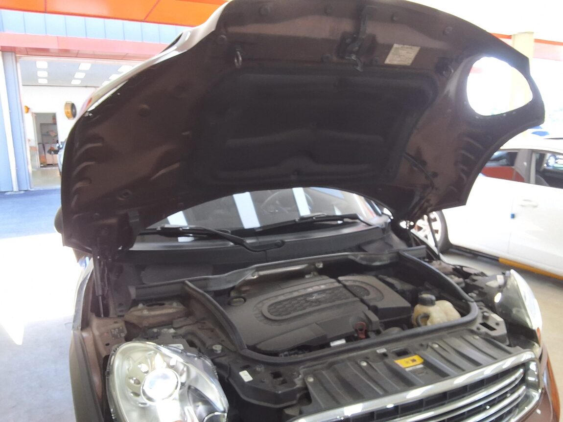 MINI COUNTRYMAN 2.0 D ALL4 2015 - zdjęcie 18