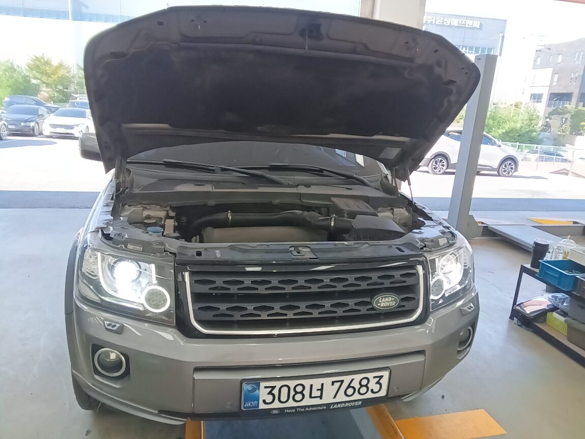 LAND ROVER FREELANDER 2 2.2 SD4 HSE 2013 - zdjęcie 20