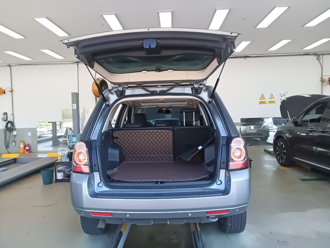 LAND ROVER FREELANDER 2 2.2 SD4 HSE 2013 - zdjęcie 15