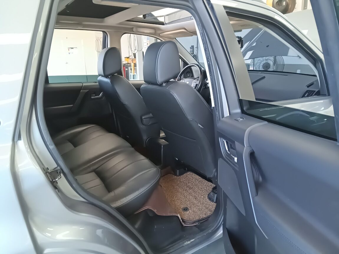 LAND ROVER FREELANDER 2 2.2 SD4 HSE 2013 - zdjęcie 13