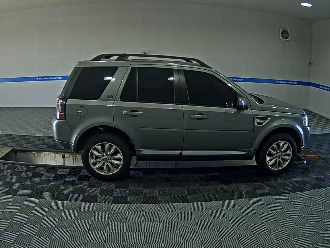 LAND ROVER FREELANDER 2 2.2 SD4 HSE 2013 - zdjęcie 4