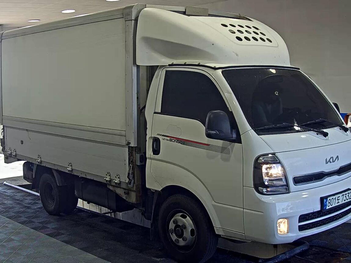 KIA THE NEW BONGO III CARGO WING BODY 1.2 TON ELECTRIC 2022 - zdjęcie 3