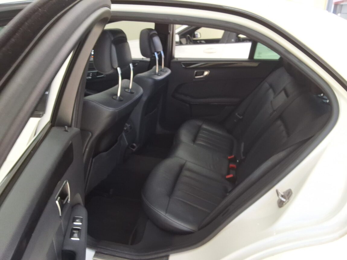 MERCEDES-BENZ E-CLASS (4TH GEN) E220 CDI BLUETEC AVANTGARDE SPORT 2015 - zdjęcie 13