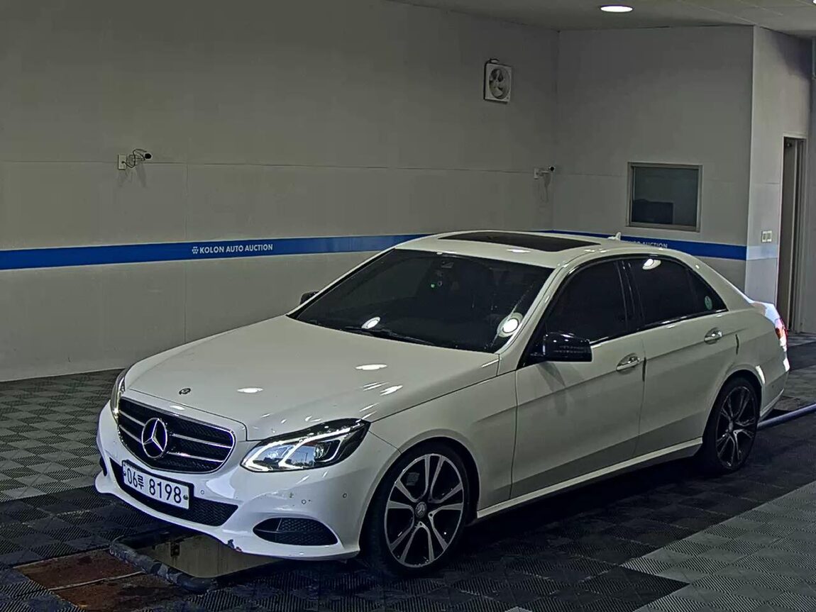 MERCEDES-BENZ E-CLASS (4TH GEN) E220 CDI BLUETEC AVANTGARDE SPORT 2015 - zdjęcie 2