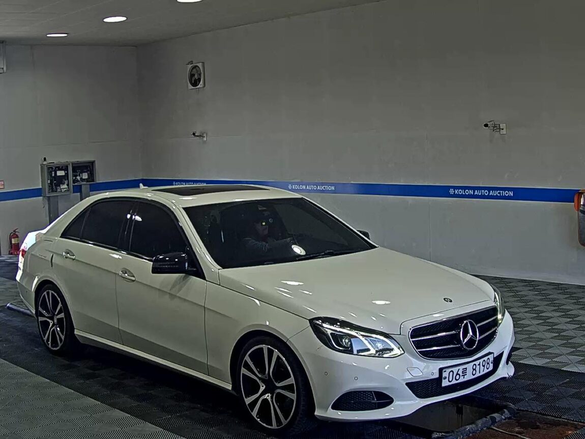 MERCEDES-BENZ E-CLASS (4TH GEN) E220 CDI BLUETEC AVANTGARDE SPORT 2015 - zdjęcie 3