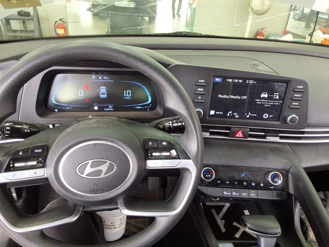 HYUNDAI THE NEW AVANTE (CN7) GASOLINE 1.6 SMART 2024 - zdjęcie 28