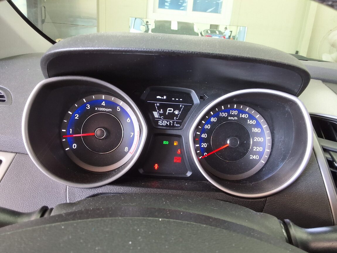 HYUNDAI THE NEW AVANTE MD 1.6 GDi SMART 2014 - zdjęcie 10