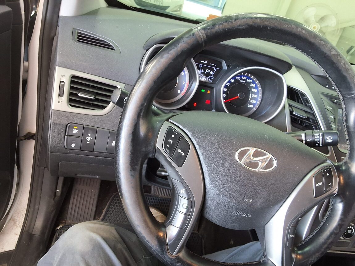 HYUNDAI THE NEW AVANTE MD 1.6 GDi SMART 2014 - zdjęcie 23
