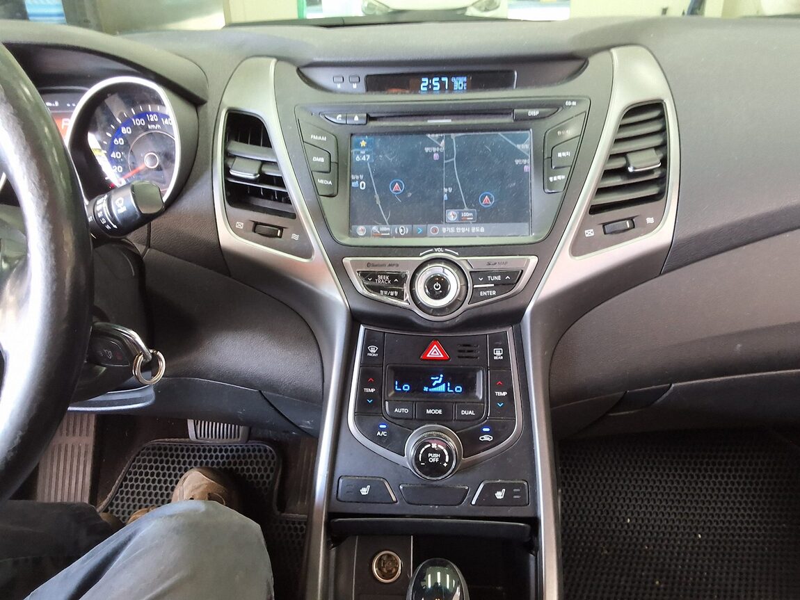 HYUNDAI THE NEW AVANTE MD 1.6 GDi SMART 2014 - zdjęcie 24