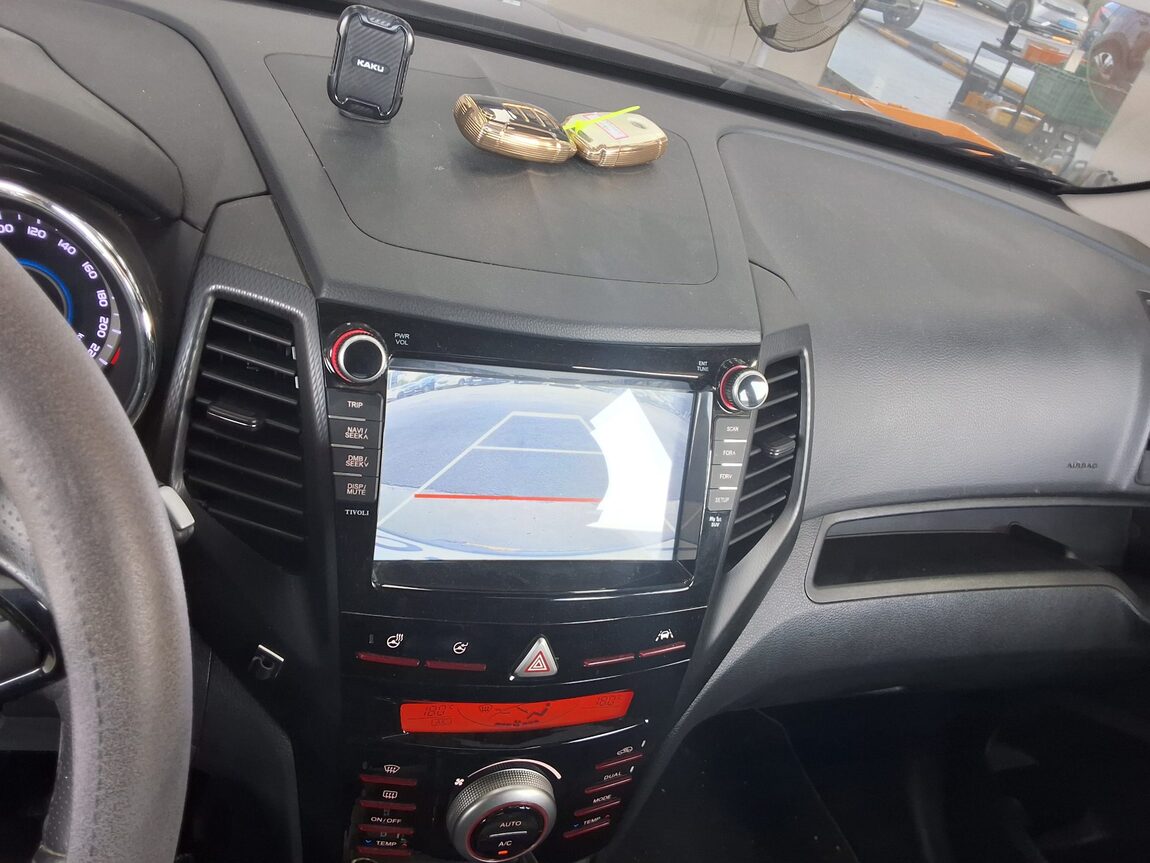 KG MOBILITY (SSANGYONG) TIVOLI AIR GASOLINE 2WD RX 2019 - zdjęcie 18