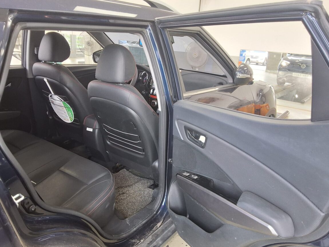 KG MOBILITY (SSANGYONG) TIVOLI AIR GASOLINE 2WD RX 2019 - zdjęcie 13