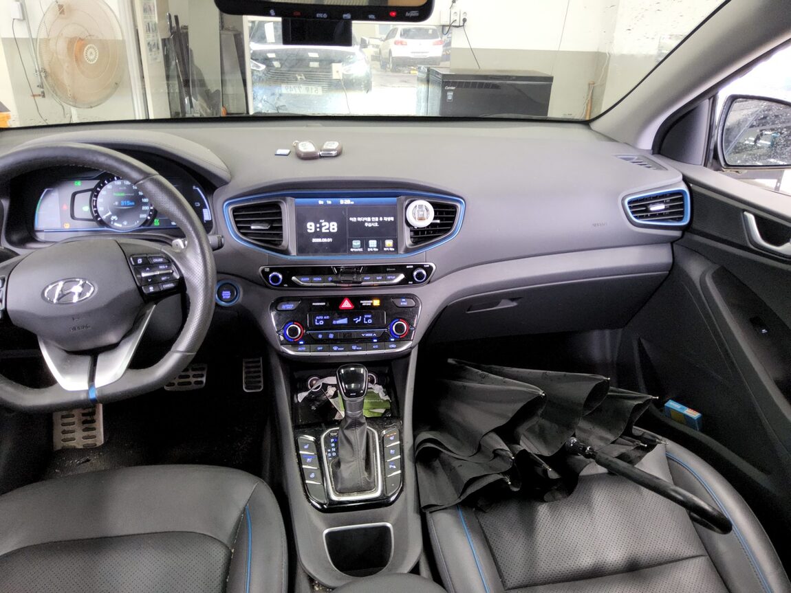 HYUNDAI IONIQ HYBRID Q 2019 - zdjęcie 11