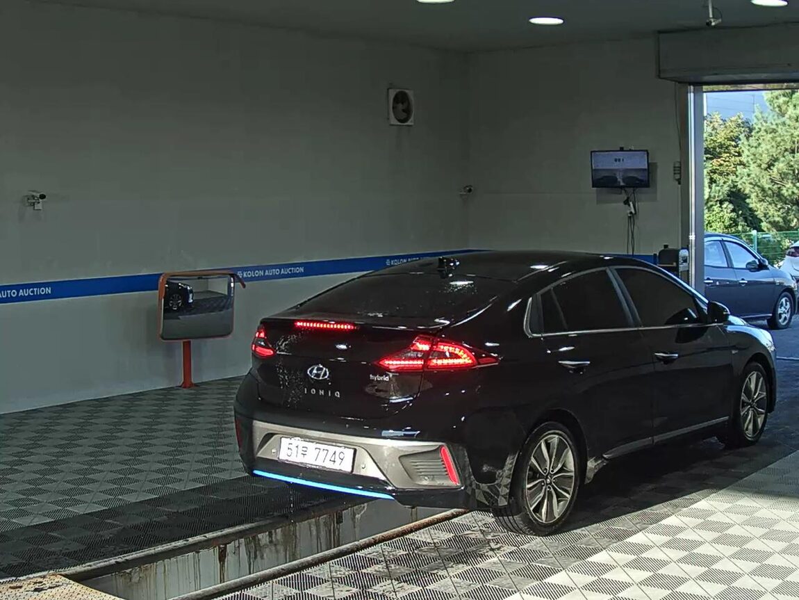 HYUNDAI IONIQ HYBRID Q 2019 - zdjęcie 5