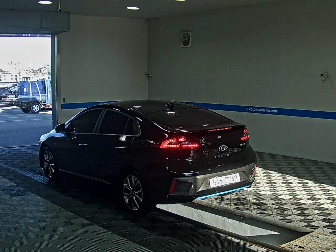 HYUNDAI IONIQ HYBRID Q 2019 - zdjęcie 6