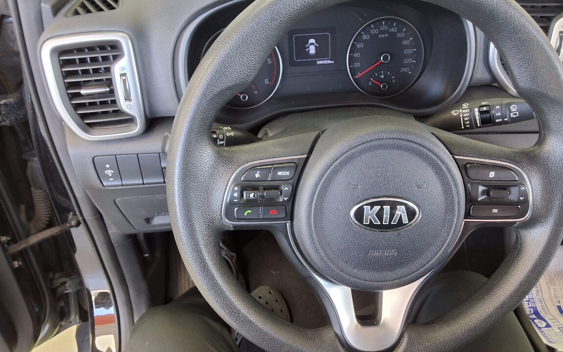 KIA NEW SPORTAGE 1.7 2WD TRENDY 2018 - zdjęcie 17
