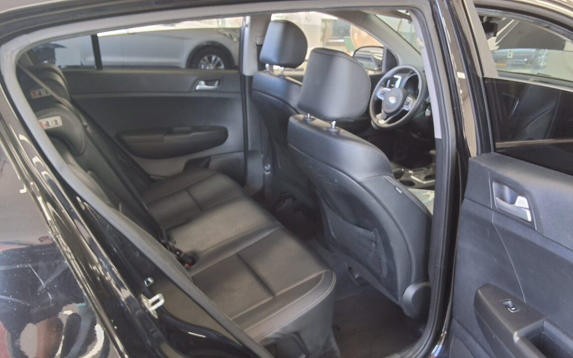 KIA NEW SPORTAGE 1.7 2WD TRENDY 2018 - zdjęcie 13