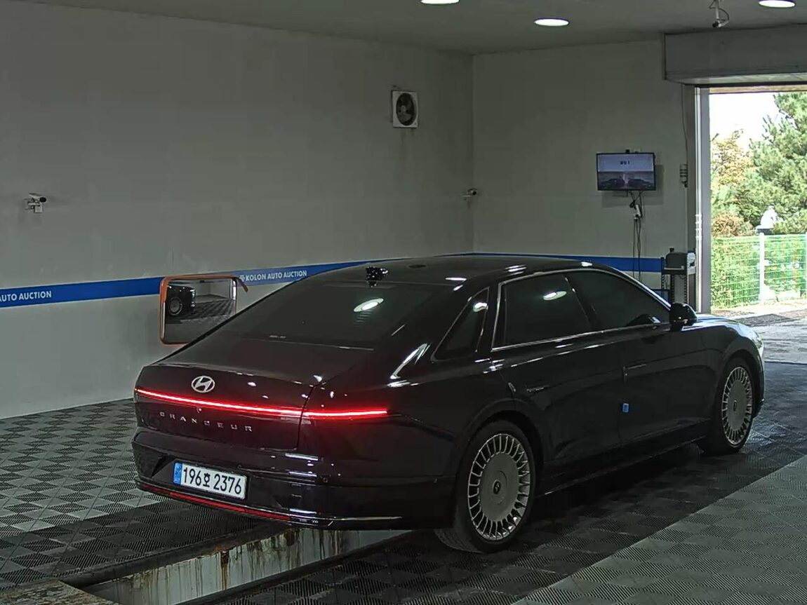 HYUNDAI THE ALL NEW GRANDEUR GASOLINE 3.5 AWD CALLIGRAPHY 2023 - zdjęcie 5