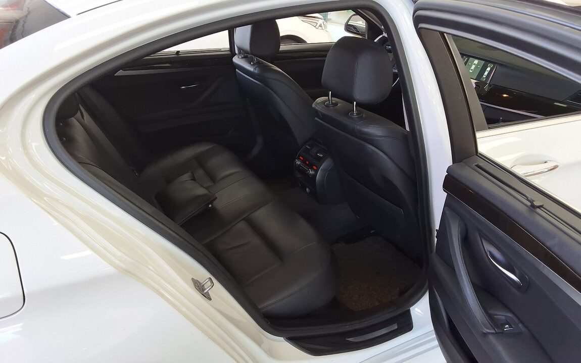 BMW 5 SERIES (6TH GEN) 528i xDRIVE 2014 - zdjęcie 13